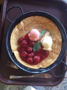 Pancake “Frollein Piepenbrink“ with strawberry compote, vanilla-, and strawberry ice cream