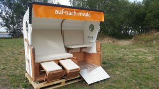 Moderner Strandkorb als Dreisitzer. Barrierfrei und ein Erlebnis für Alle.